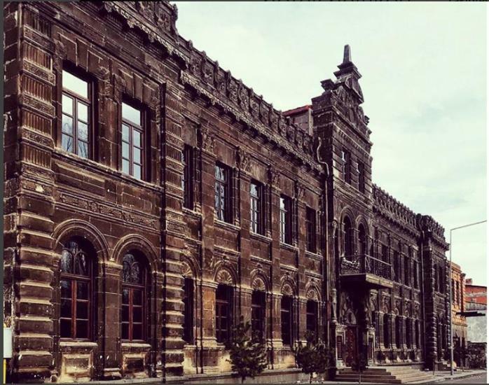 Cheltikov Hotel Kars Esterno foto
